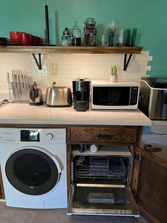 Cozy Loft With Parking And Private Patio W/ Grill Apartment Wilmington Exterior foto