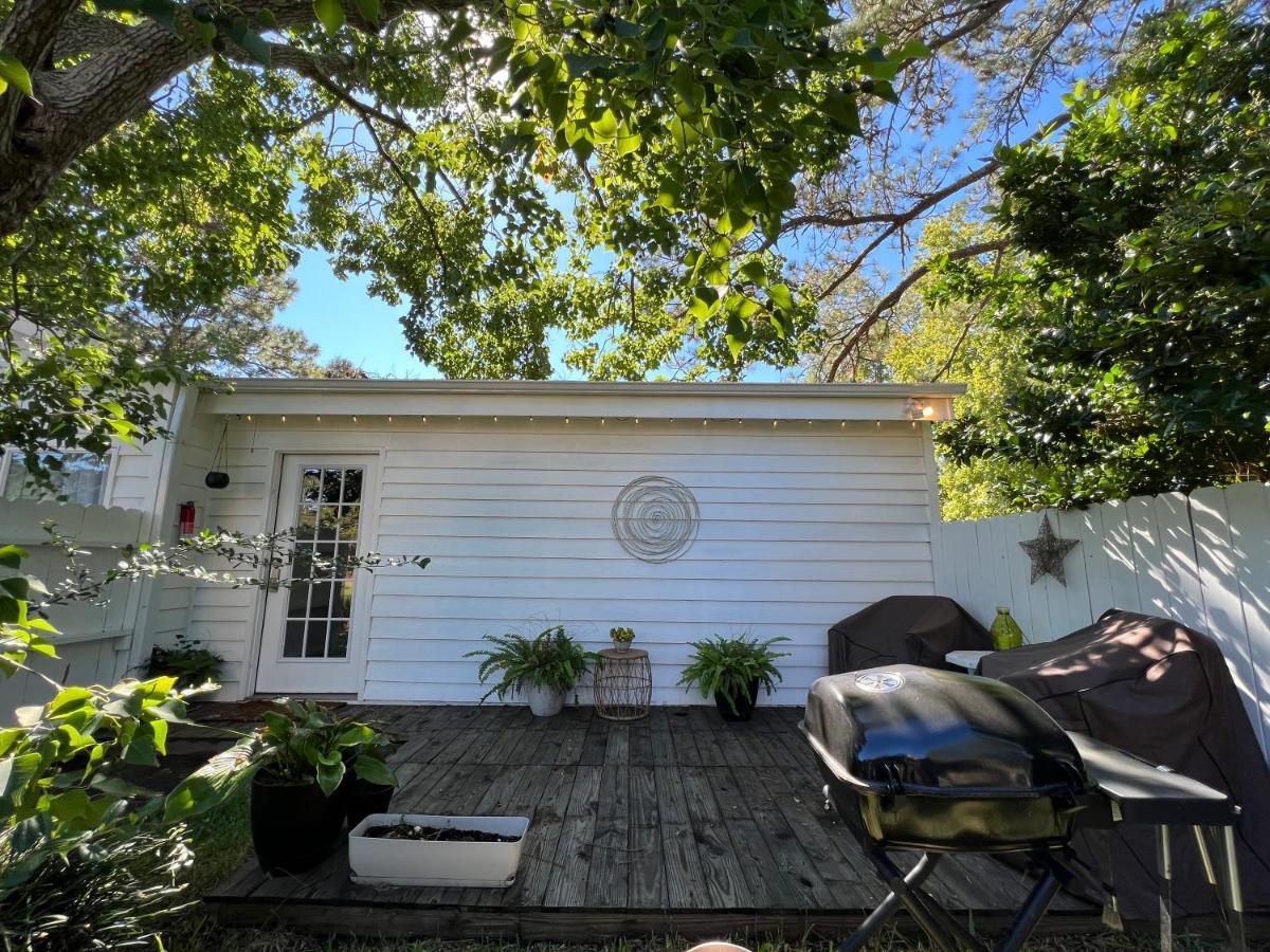 Cozy Loft With Parking And Private Patio W/ Grill Apartment Wilmington Exterior foto