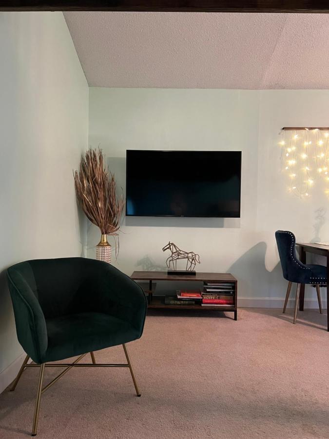 Cozy Loft With Parking And Private Patio W/ Grill Apartment Wilmington Exterior foto